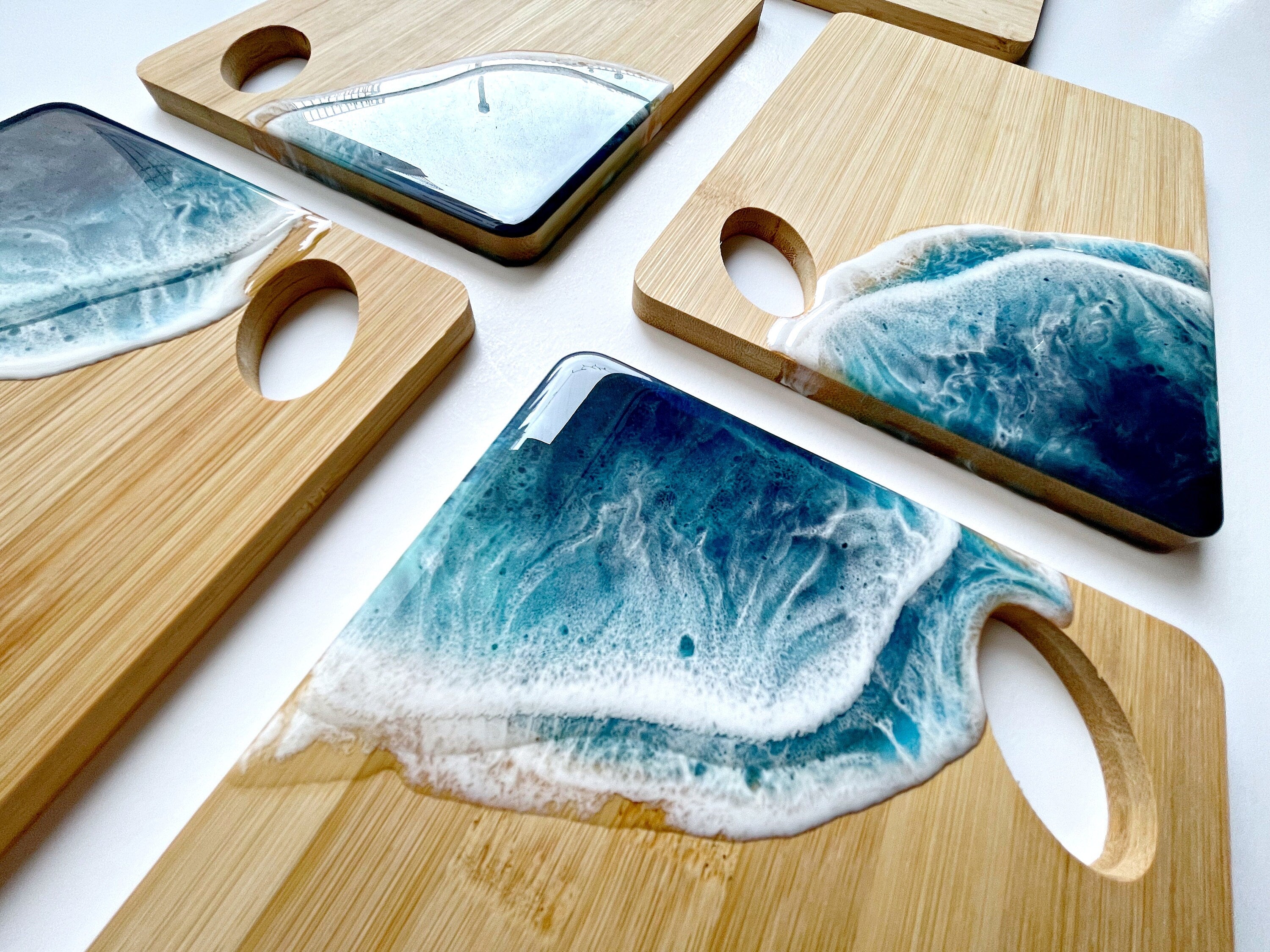 Handmade bamboo boards with resin ocean waves, inspired by the sea. Each piece is made to order and completely unique (20CM)