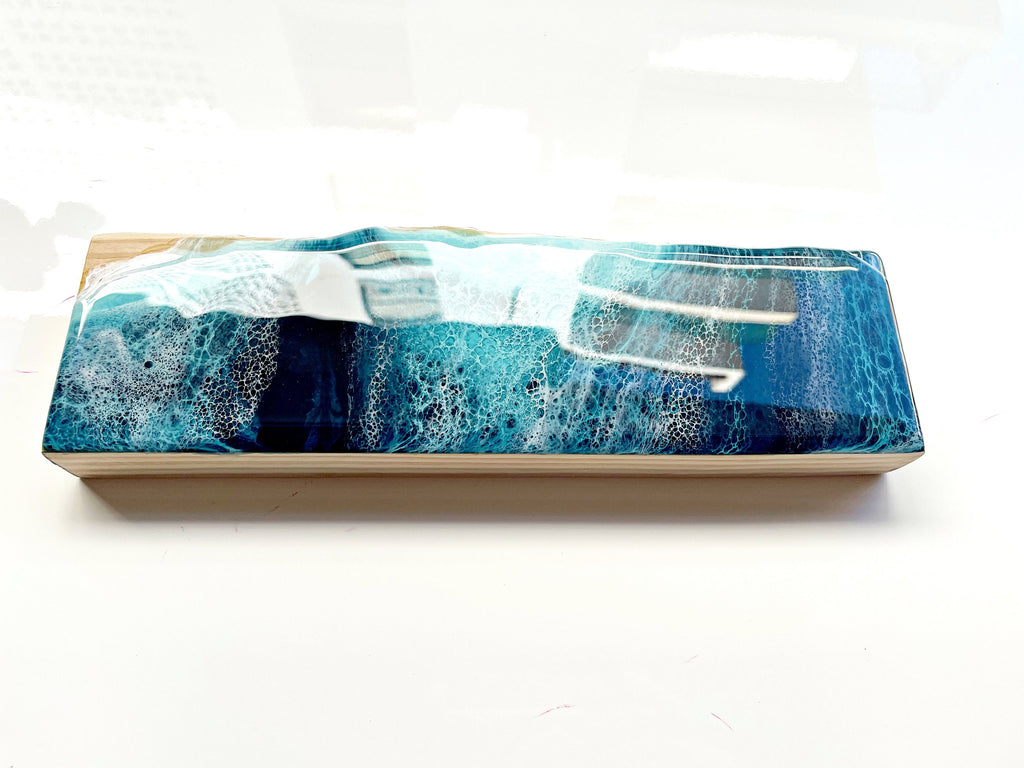 30cm Resin Ocean Floating Shelf | Mini Coastal Wall Shelf | Handmade Beach House Decor | Functional Resin Art | Handmade in Spain