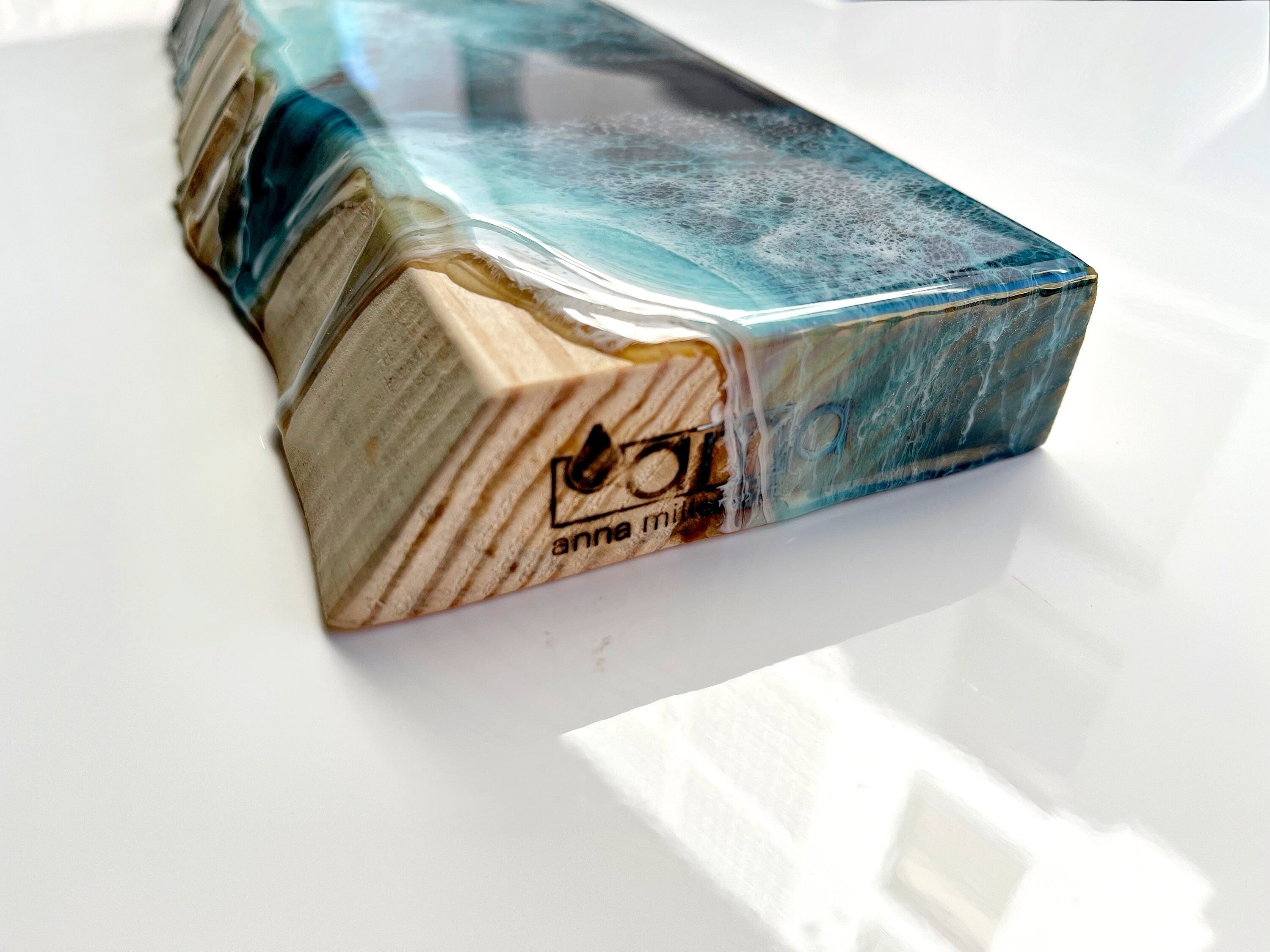 30cm Resin Ocean Floating Shelf | Mini Coastal Wall Shelf | Handmade Beach House Decor | Functional Resin Art | Handmade in Spain