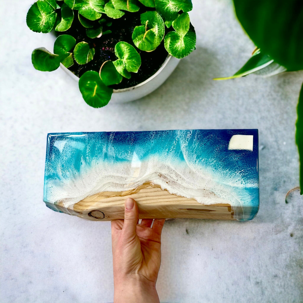 30cm Resin Ocean Floating Shelf | Mini Coastal Wall Shelf | Handmade Beach House Decor | Functional Resin Art | Handmade in Spain