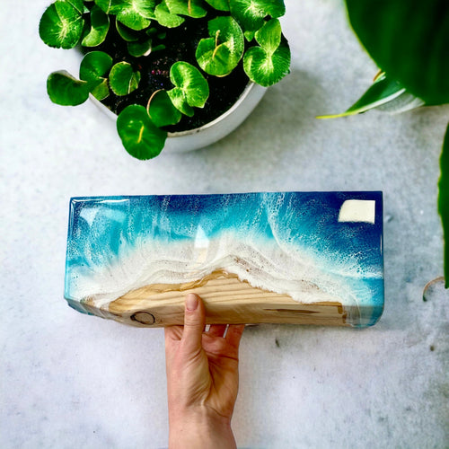 30cm Resin Ocean Floating Shelf | Mini Coastal Wall Shelf | Handmade Beach House Decor | Functional Resin Art | Handmade in Spain