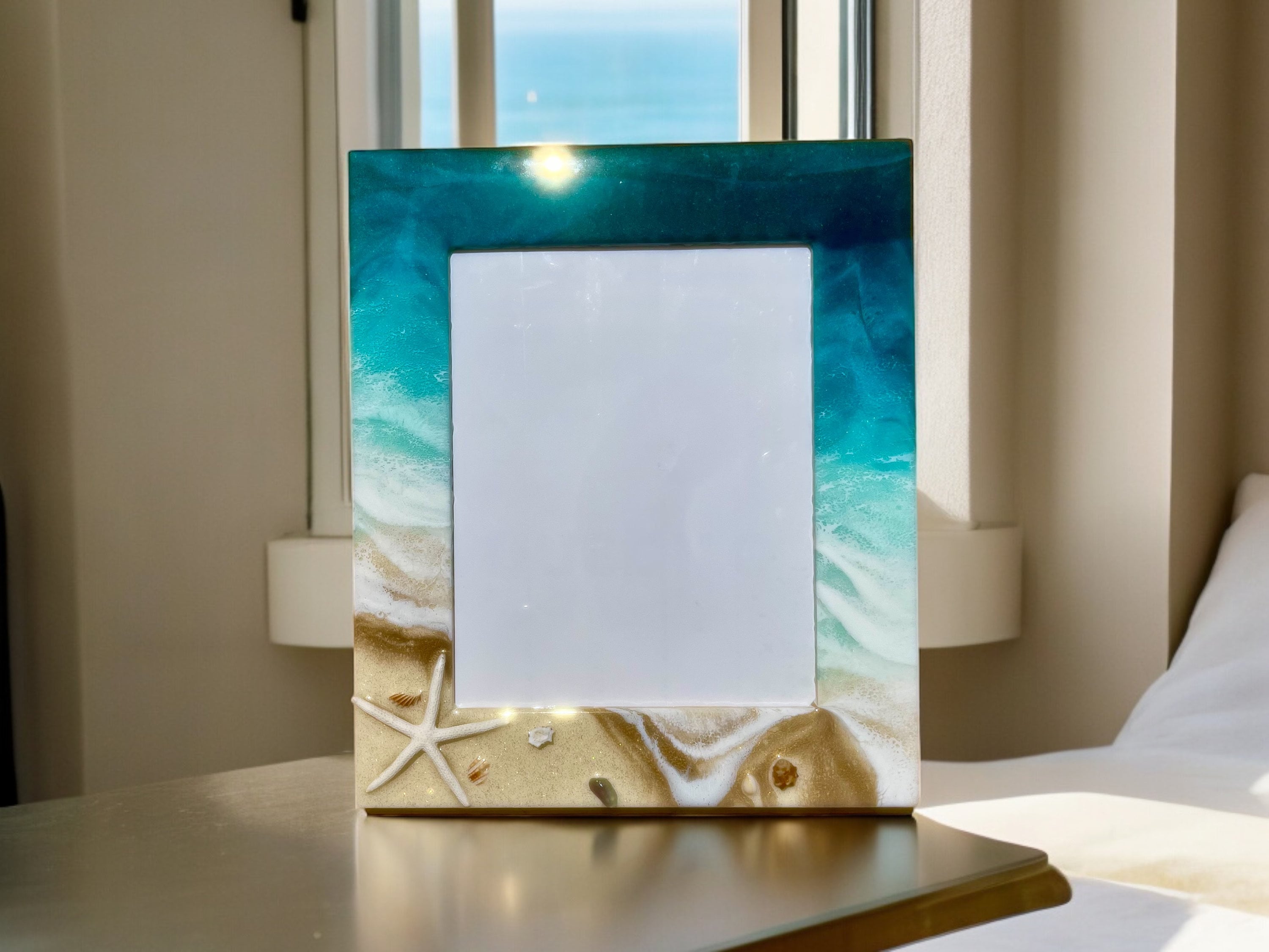 Handmade Ocean Resin Picture Frame – Coastal Photo Frame with Starfish & Seashells, Beach Home Decor Gift