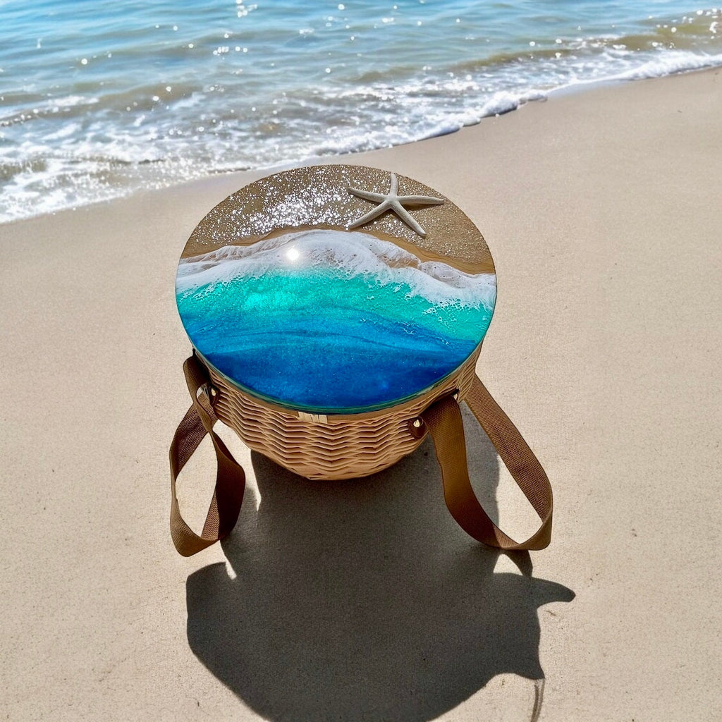 Wicker Picnic Basket with Resin Wave Lid: Romantic Cooler