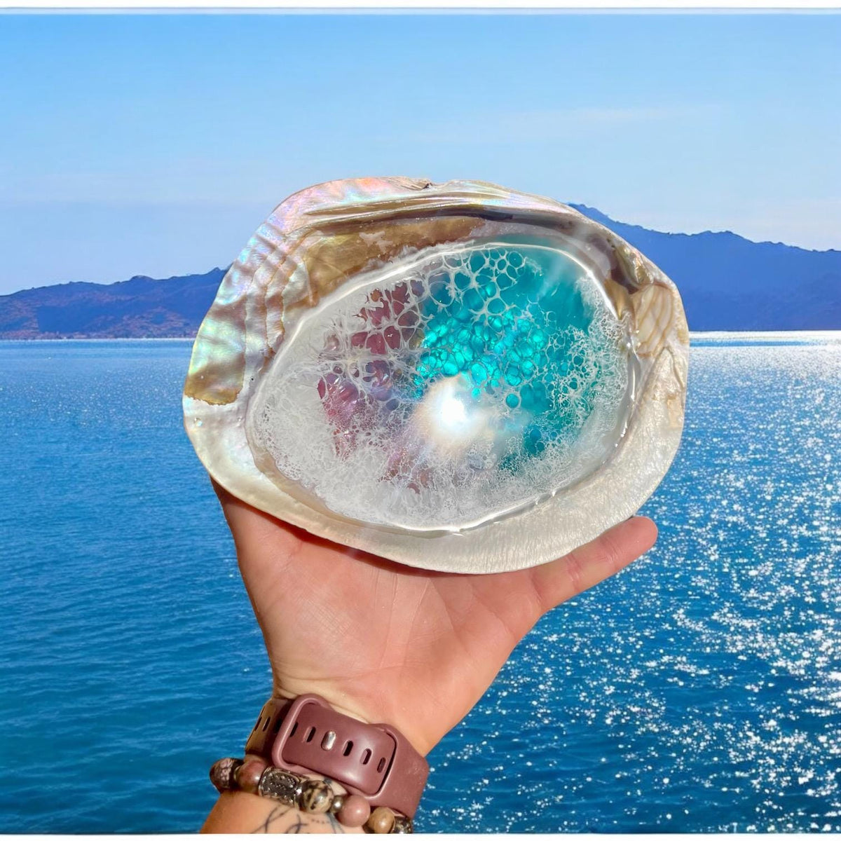 Large Iridescent Mother of Pearl Seashell Ring Dish: Resin Ocean Wave Decor (16cm)