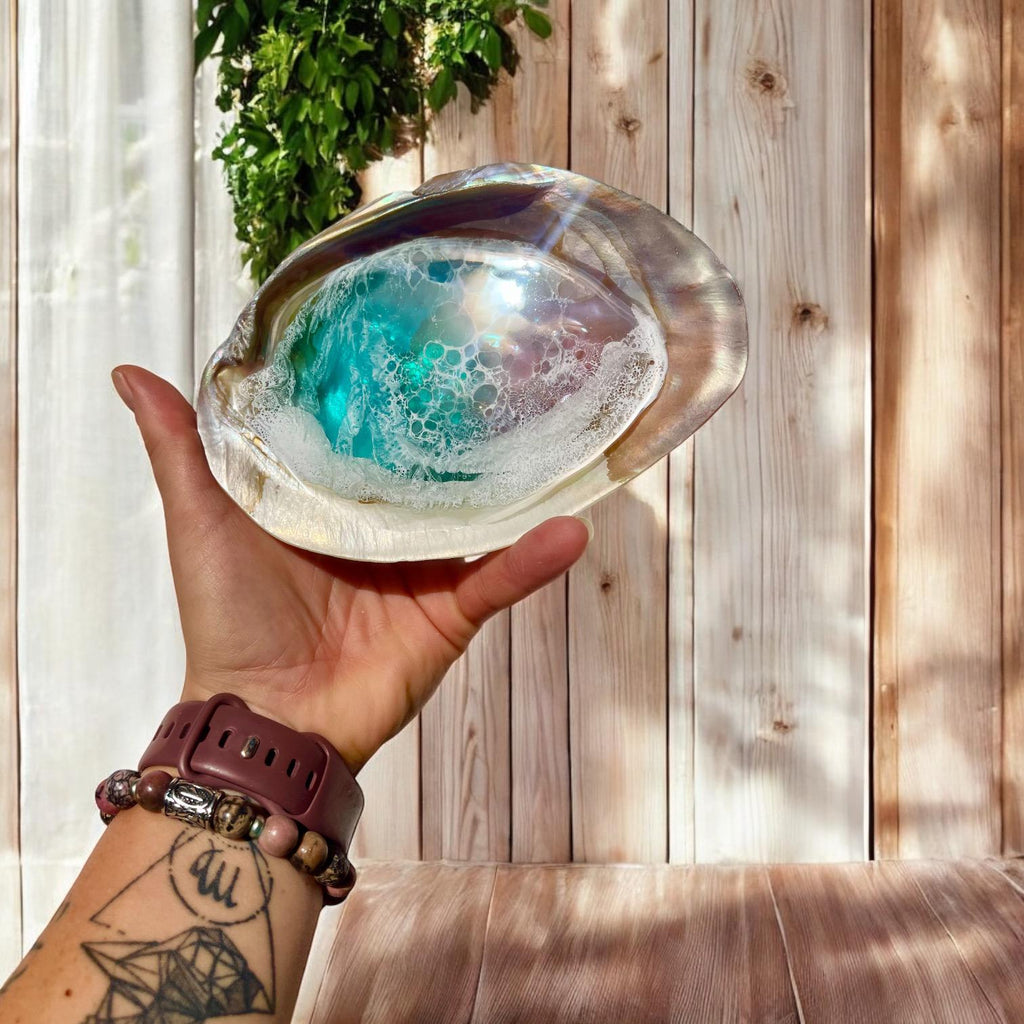 Large Iridescent Mother of Pearl Seashell Ring Dish: Resin Ocean Wave Decor (16cm)