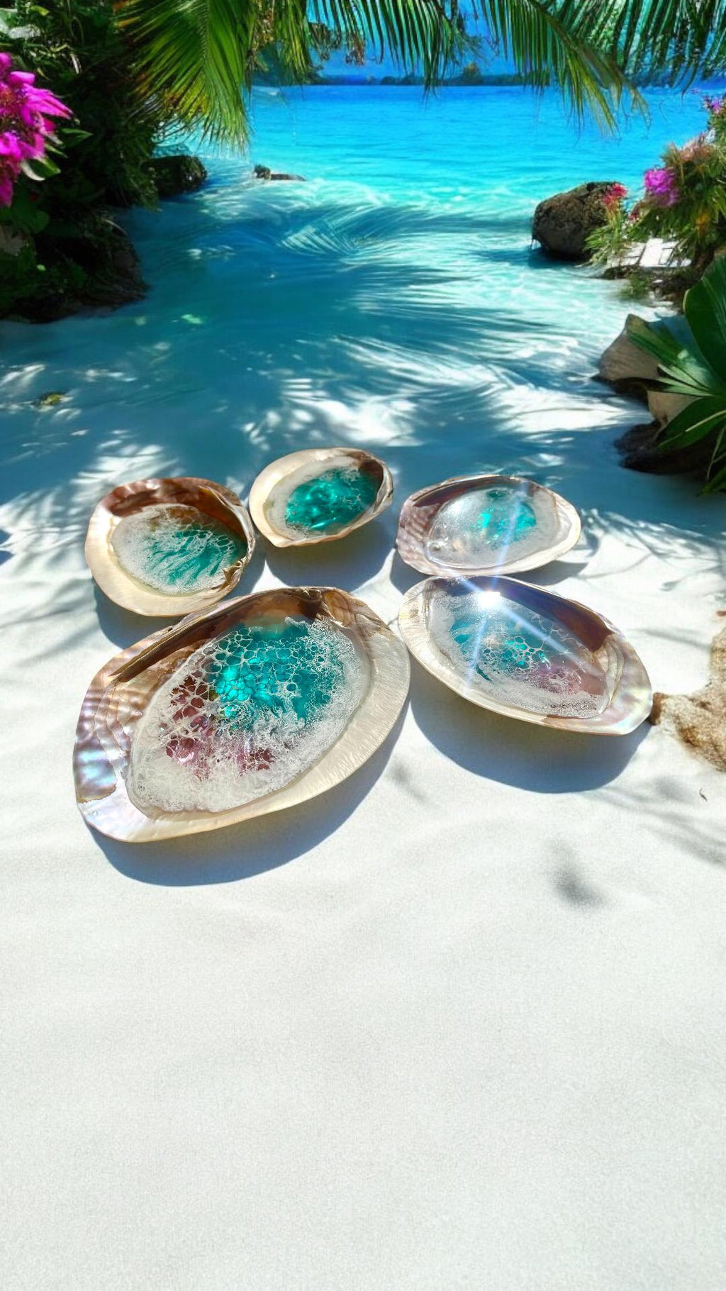 Large Iridescent Mother of Pearl Seashell Ring Dish: Resin Ocean Wave Decor (16cm)
