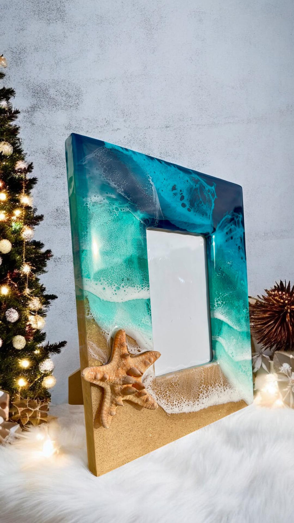 Handmade Ocean Resin Picture Frame – Coastal Photo Frame with Starfish & Seashells, Beach Home Decor Gift