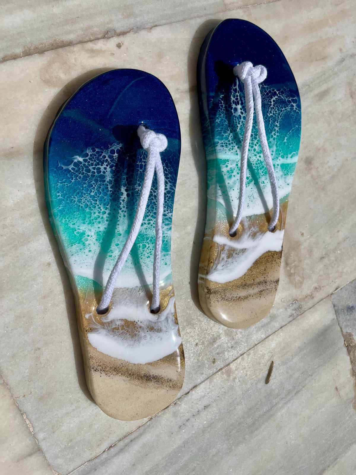 Handmade Resin Flip Flop Wall Decor: Coastal Beach Art with Starfish