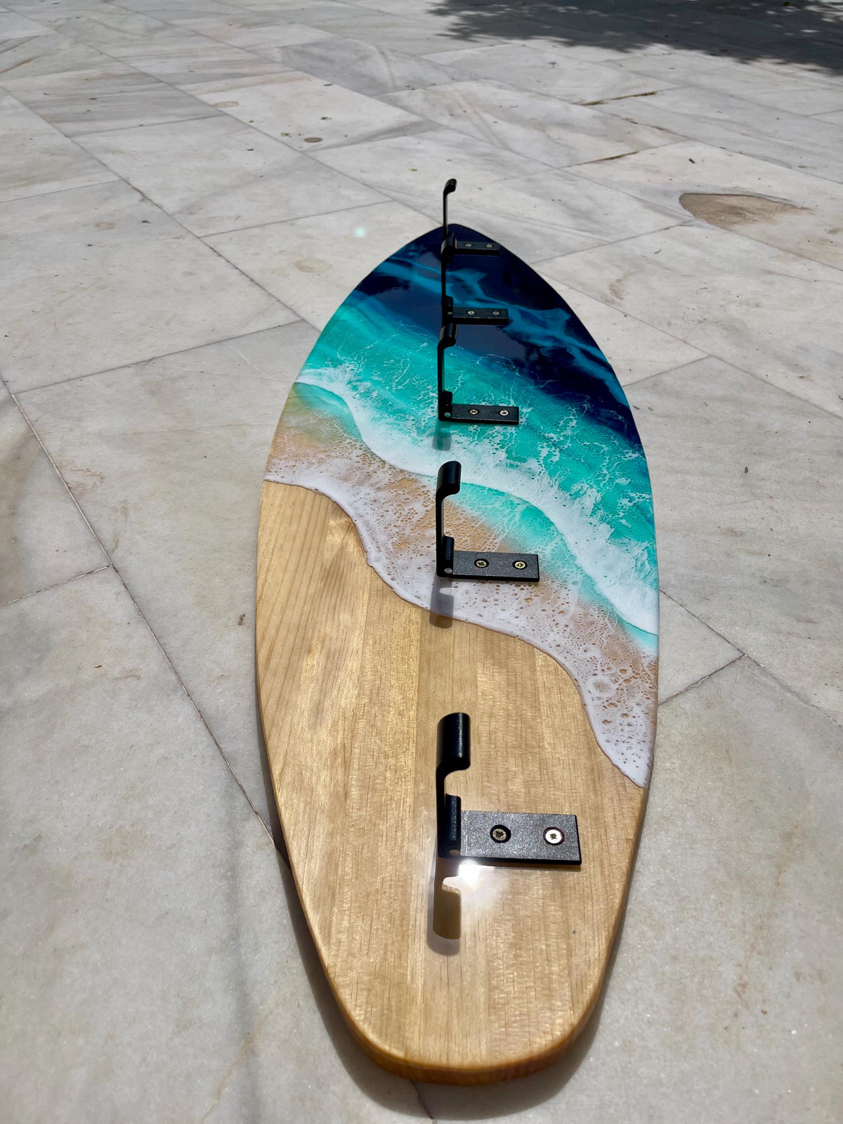 Made to Order Resin Surfboard Wall Rack – Ocean Wave Coat & Towel Hanger – Coastal Entryway Storage – Custom Sizes 100×28 / 120×30 cm